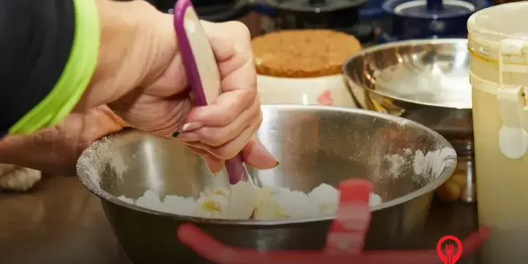 como fazer bolo passo a passo