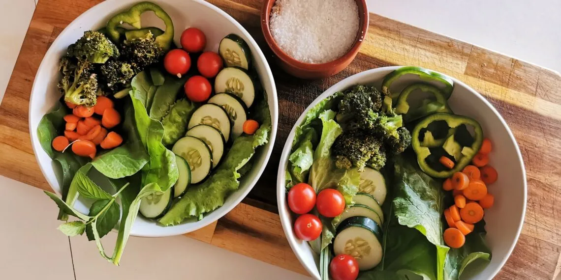 Como fazer temperos para saladas sem sal