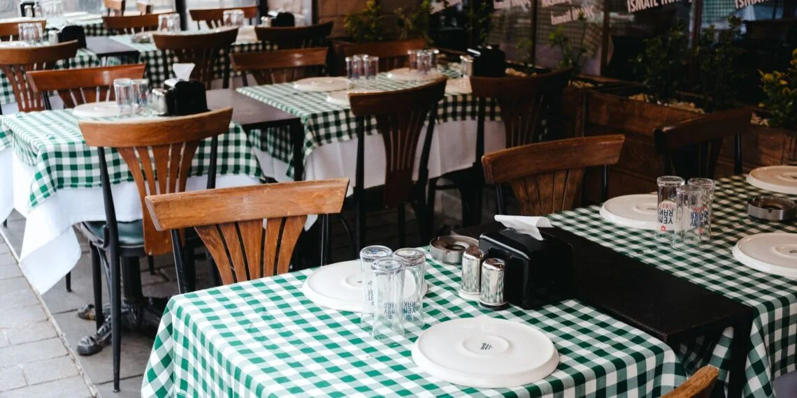 Diferença entre almoço e jantar: o que muda no prato e no horário