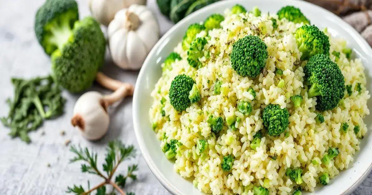 Passo a passo para preparar o arroz com brócolis