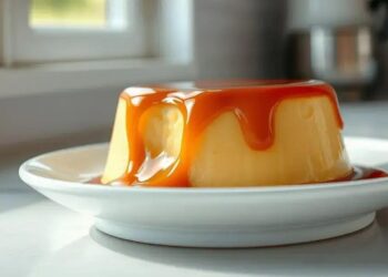 Como fazer um pudim de leite condensado; segredos para textura cremosa e prática