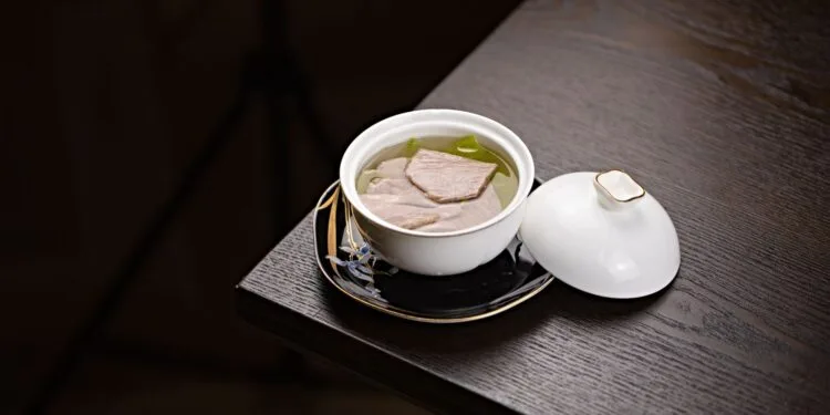 Sopa com musculo; descubra como esse prato pode turbinar sua energia e saúde