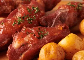 Receita de canja de galinha para doente: o remédio caseiro que realmente funciona