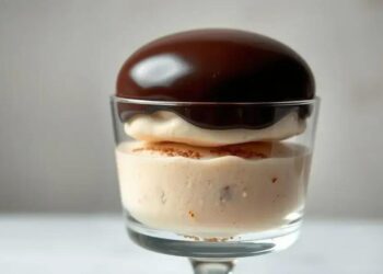 mousse de maracujá com ganache de chocolate; aprenda como impressionar em festas