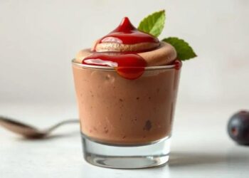 mousse de maracujá e chocolate: surpreenda no sabor e na apresentação