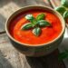 Sopa cremosa de tomate: receita caseira que vai conquistar seu paladar