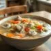 Como fazer sopa com frango: receita caseira que aquece o coração