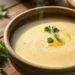 Como fazer sopa de aipim: receita cremosa que aquece o coração
