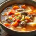 Receita de sopa de legumes com carne e macarrão: o conforto que sua família merece