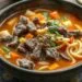 Sopa com musculo e macarrão: o conforto que aquece a alma em dias frios