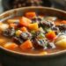 Sopa de carne com legumes tudo gostoso: receita que aquece o coração