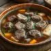 Sopa de carne de sol: o segredo nordestino para dias frios e fome de verdade