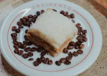 Bolo Cremoso de Tapioca com Coco: Receita que Derrete na Boca