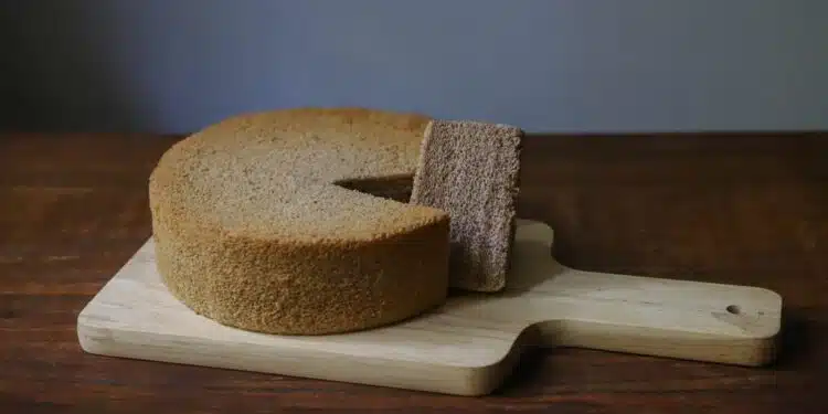 Bolo de Amendoim Fofinho: O Saboroso Segredo do Arraiá Perfeito!