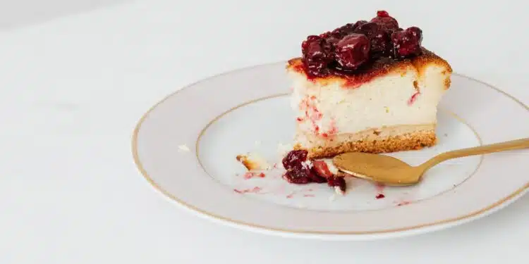 Bolo de Fubá Cremoso com Goiabada: Sabor da Fazenda!