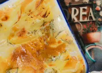 Escondidinho Cremoso de Carne com Mandioca Gratinada: Sabor de Casa!