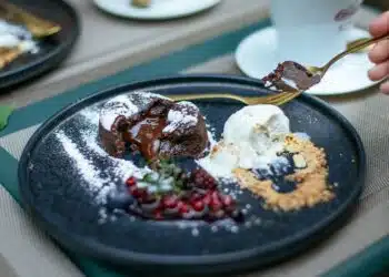 Petit Gâteau com Sorvete: a Calda que Escorre em 30 Minutos
