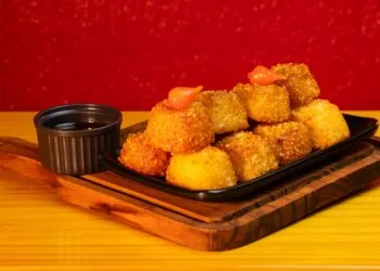 Pamonha Salgada com Queijo e Linguiça: A Versão Mineira Que Conquista Qualquer Festa Junina