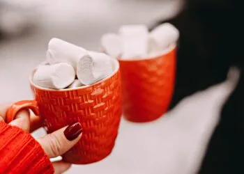 Bebidas Quentes Para o Inverno 2026: 8 Opções Para se Aquecer nos Dias Frios