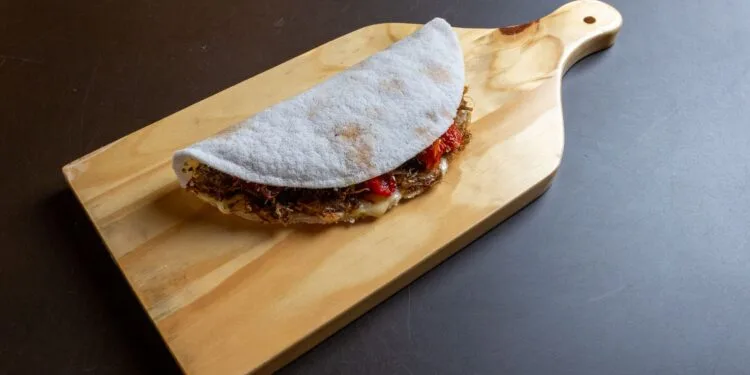 Beiju Nordestino Cremoso com Queijo Coalho: o Lanche de Julho que Aquece a Manha