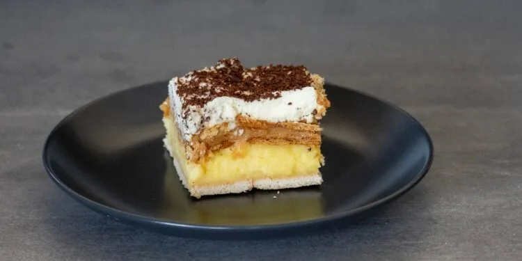 Torta Holandesa Gelada com Cream Cheese: o Doce de Julho que Nao Vai ao Forno e Sustenta o Almoco de Familia