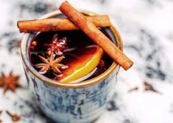 Canelinha Gaúcha de Inverno: a Bebida de Canela e Cachaça que Aquece a Festa Juliana no Sul