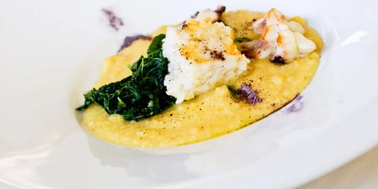 Rabada na Pressão com Polenta Cremosa à Mineira: o Jantar das Noites Frias de Julho