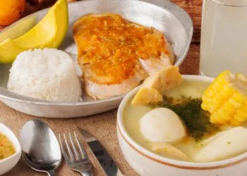 Galinha Guisada à Mineira com Creme de Milho Verde: o Jantar da Mantiqueira nas Sextas de Julho