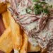 Arrumadinho Pernambucano com Carne Seca e Queijo Coalho: o Almoço de Julho no Agreste