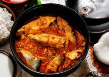 Peixada Cearense com Leite de Coco e Pimentões: o Almoço de Julho no Litoral