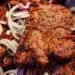 Maminha Recheada com Farofa de Calabresa Mineira e Cerveja Preta: o Assado de Panela que Aquece o Almoço de Julho na Mantiqueira
