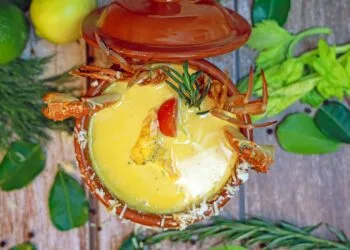 Ensopado de Caranguejo à Capixaba com Pirão de Farinha: o Jantar de Inverno do Litoral do ES