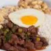 Virado à Paulista com Bisteca Suína e Tutu de Feijão: o Almoço de Domingo em Agosto