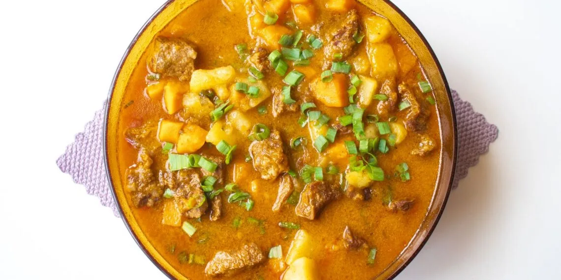 Caldo de Mocotó a Mineira com Couve e Cheiro-Verde: o Jantar de Agosto que Aquece a Mantiqueira