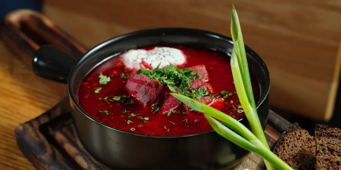 Caldo de Beterraba com Carne Seca e Couve: o Jantar Gaúcho de Panela para o Frio de Agosto