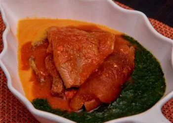 Frango Caipira com Quiabo e Polenta Cremosa: o Almoço de Panela do Triângulo Mineiro em Setembro