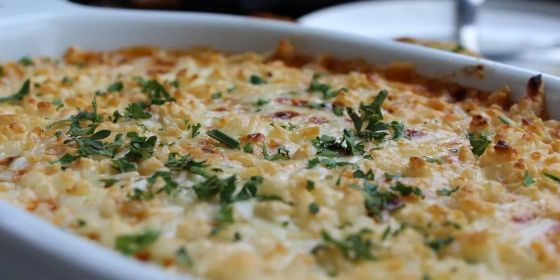 Arroz de Forno Nordestino com Carne Seca e Queijo Coalho: o Almoço de Setembro