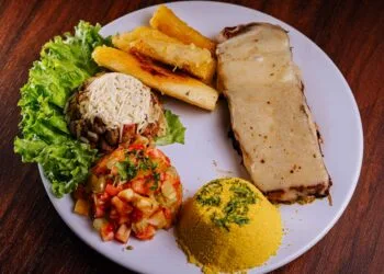 Arroz com Maxixe e Carne Seca: o Almoco de Panela do Sertao Nordestino em Setembro