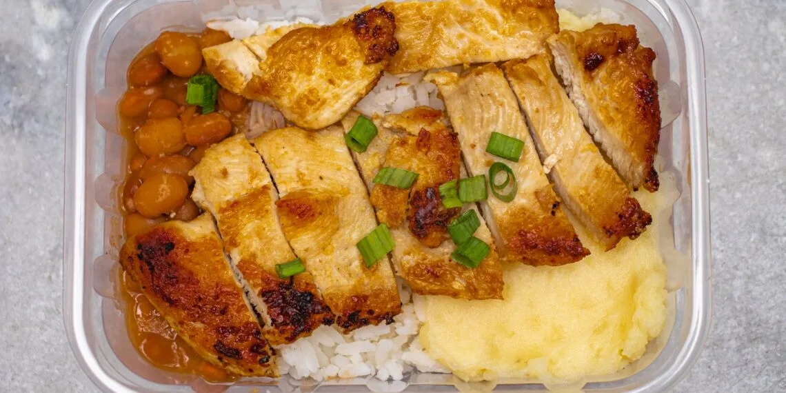 Xinxim de Galinha Baiano com Dendê e Leite de Coco: o Almoço de Panela do Recôncavo em Setembro