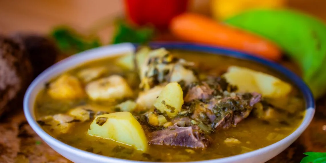 Caldo de Jabuti com Cará e Cheiro-Verde: Jantar de Panela do Interior Mineiro em Setembro
