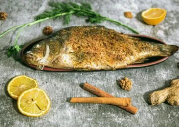 Betara Assada com Pirão de Aipim e Molho de Coentro: o Almoço de Outubro no Litoral de Sergipe
