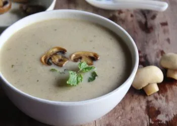 Sopa Cremosa de Cogumelos com Bacon e Cebolinha: o Jantar de Outubro na Serra Catarinense