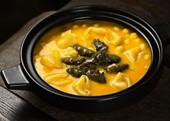 Caldo de Fubá com Queijo Coalho e Ovo Caipira: o Jantar do Sertão Paraibano