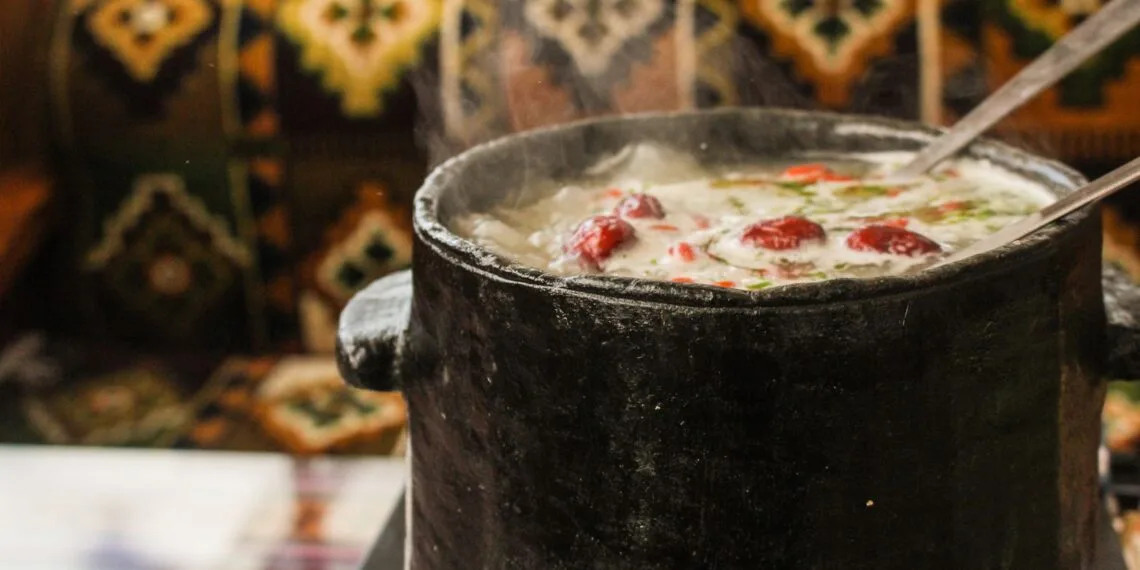 Sopa de Queixada com Cará e Feijão de Corda: o Jantar da Chapada Diamantina em Outubro