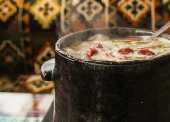 Sopa de Queixada com Cará e Feijão de Corda: o Jantar da Chapada Diamantina em Outubro